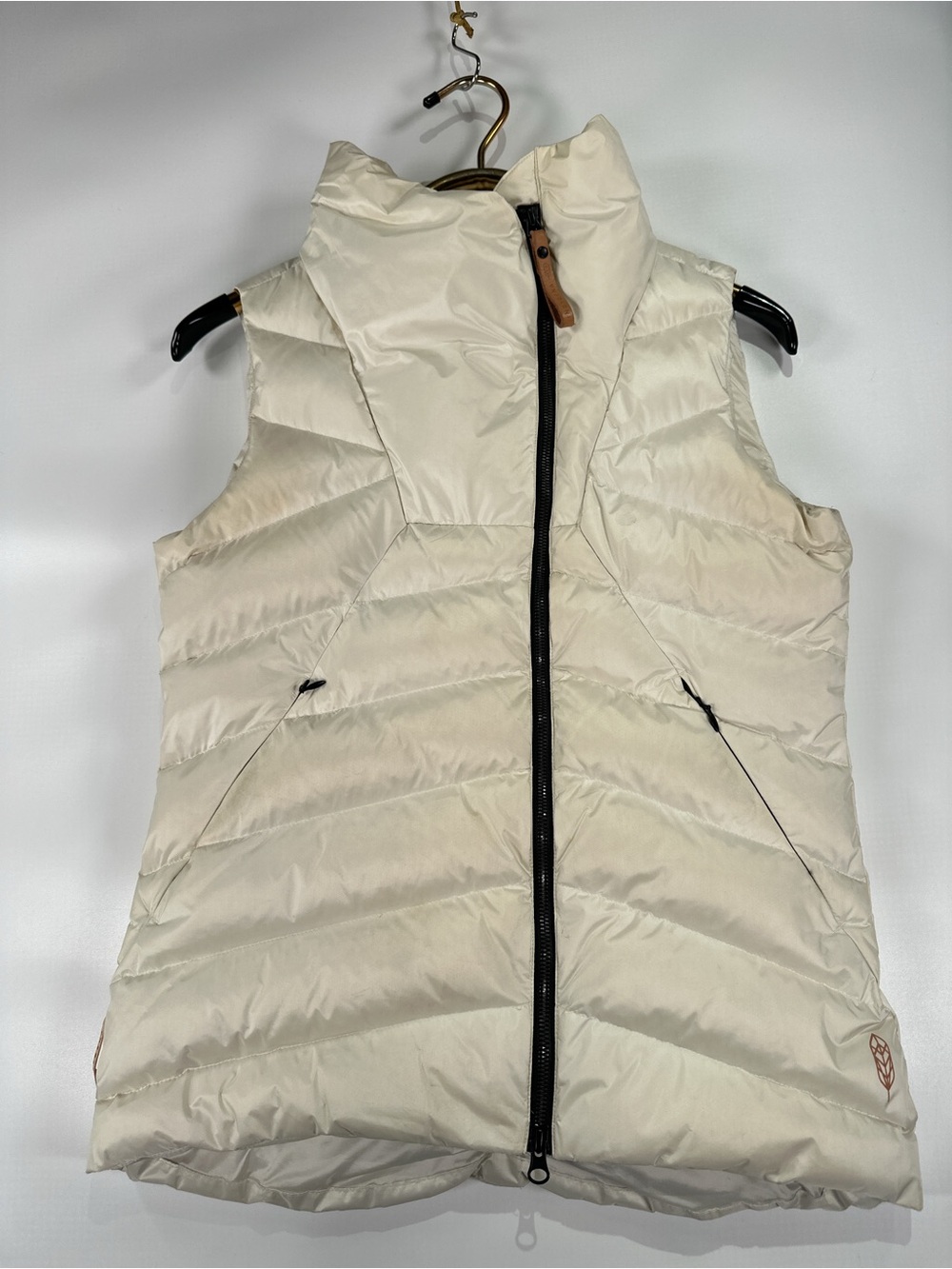 Indygena Papluma II Vest Asymmetrical Duck Down Cream S - Picture 2 of 16
